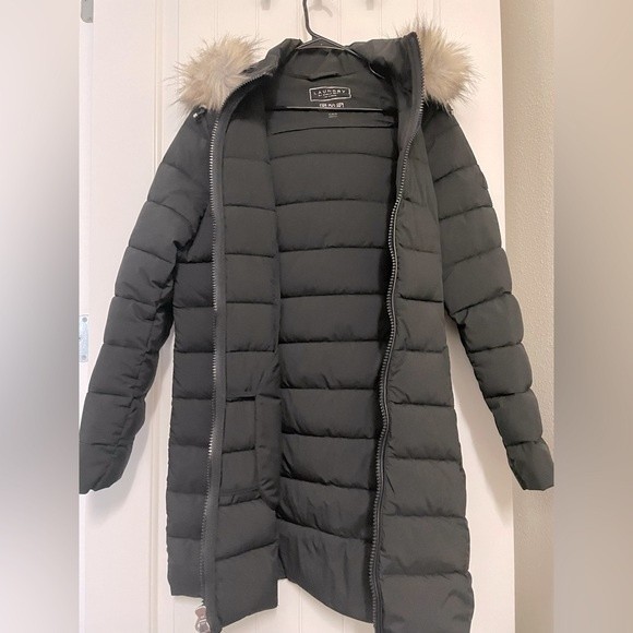 Women's Stretch Faux-Fur Trim Hooded Puffer Coat - Laundry by Shelly Segal - Picture 5 of 8